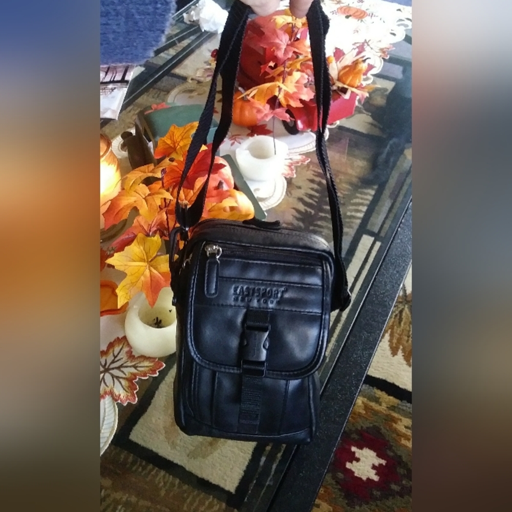 EastSport New York Black Crossbody Bag Nwot